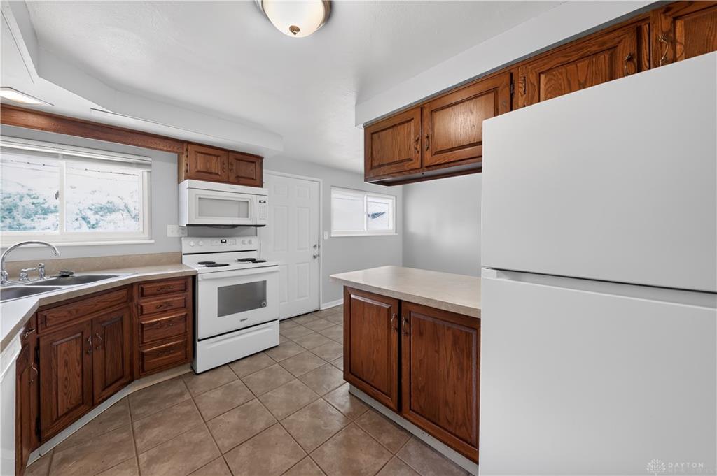 1855 Mattis Property Photo 8