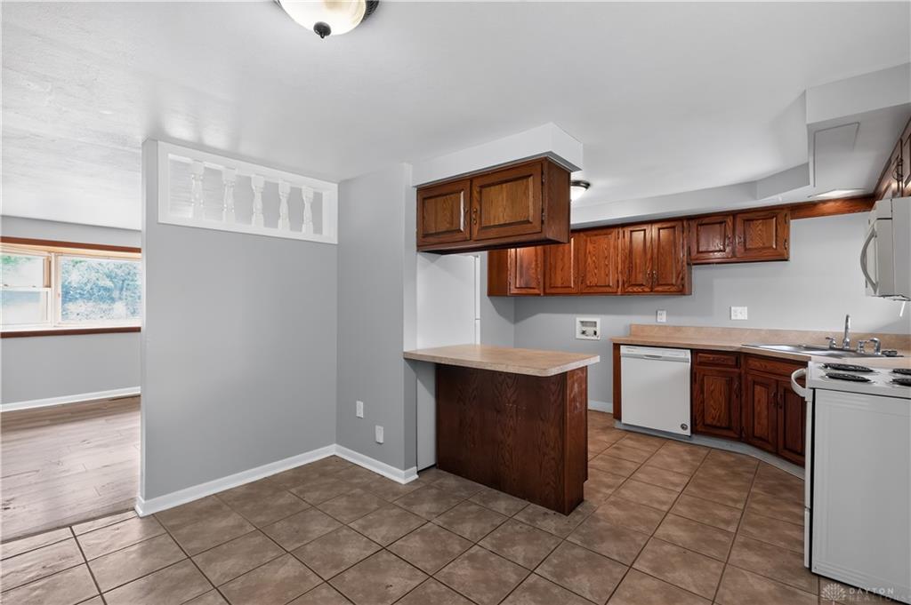 1855 Mattis Property Photo 9