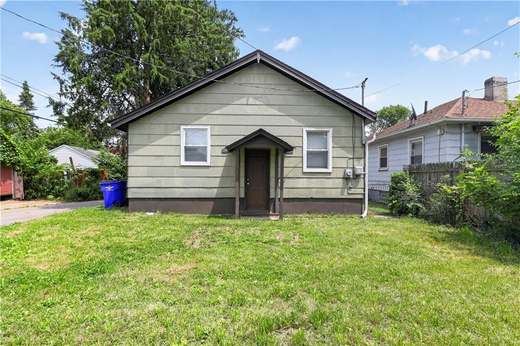 2369 Emerson Property Photo 4