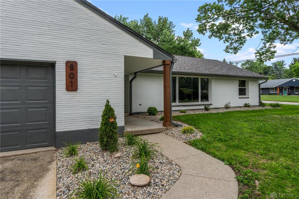 801 Southford Property Photo 4