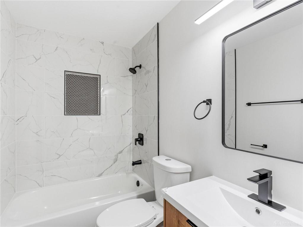 801 Southford Property Photo 43