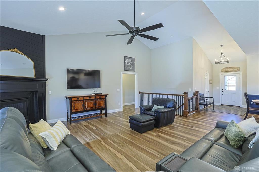139 Wolf Creek Property Photo 6