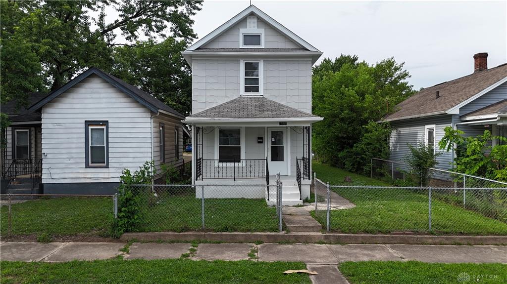 1505 Lawn Property Photo 2