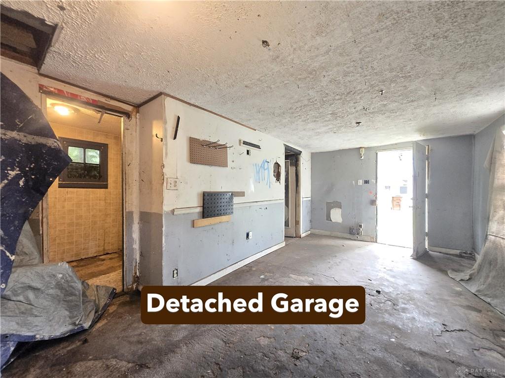 1505 Lawn Property Photo 28