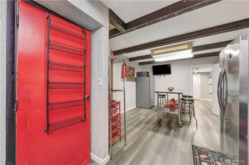 5468 Schiering Property Photo 10