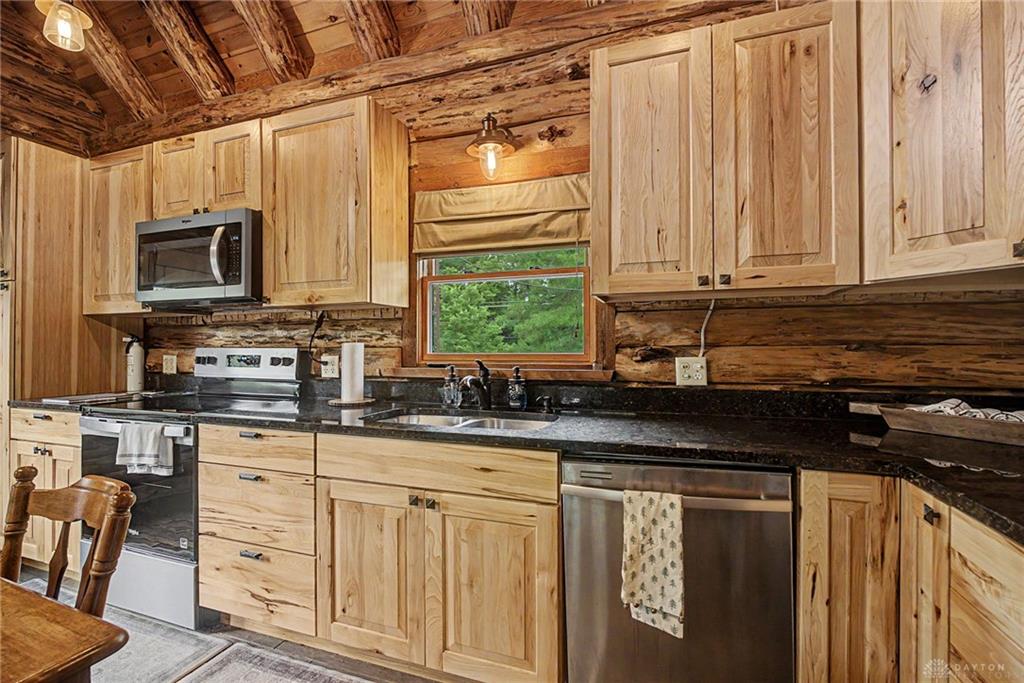 8240 Cedar Hill Property Photo 10