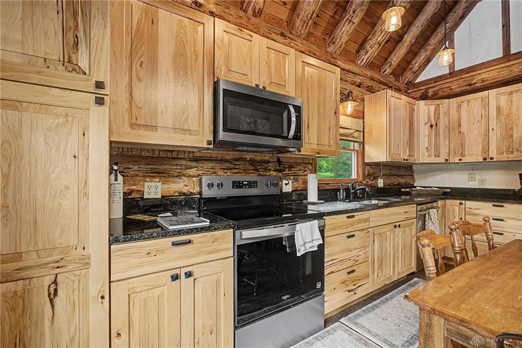 8240 Cedar Hill Property Photo 12