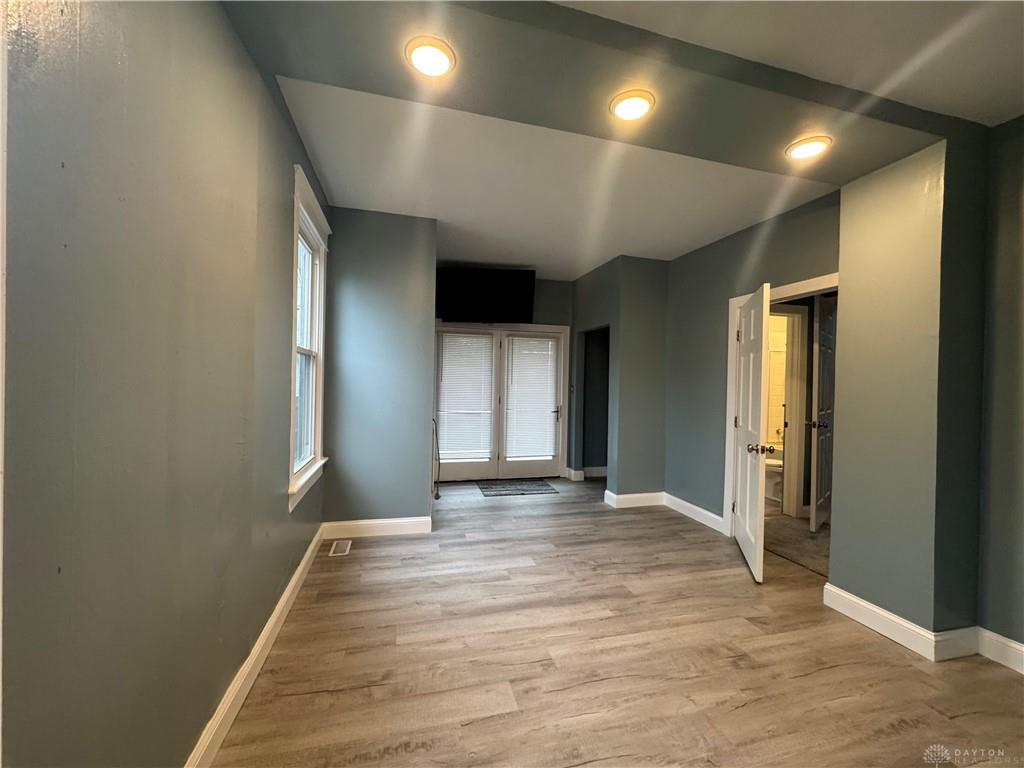 236 Lincoln Property Photo 16