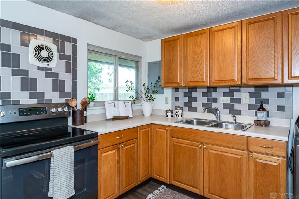 4311 Mahler Property Photo 16