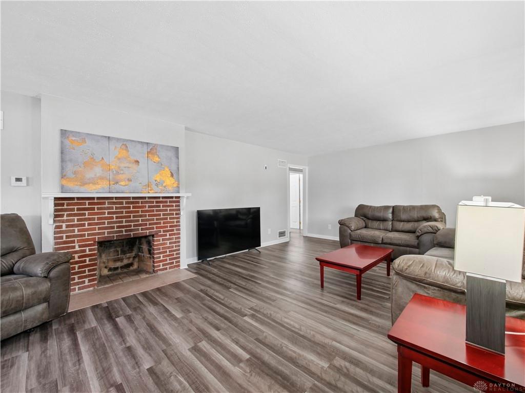 1815 Fieldstone Property Photo 4