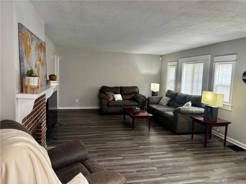 1815 Fieldstone Property Photo 6