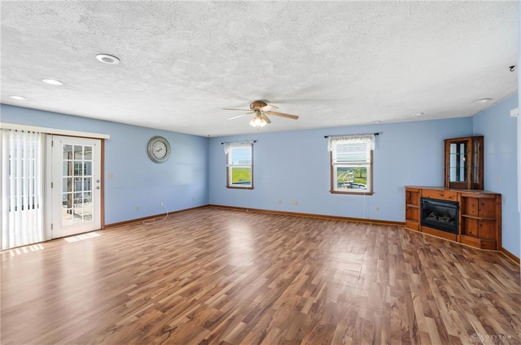 603 E Main Property Photo 18