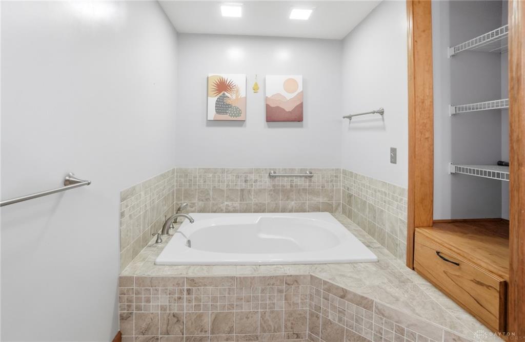 603 E Main Property Photo 23