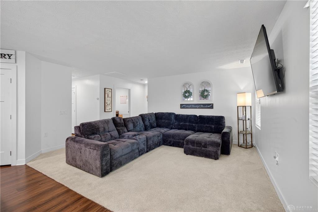 5567 Millbrook Property Photo 6