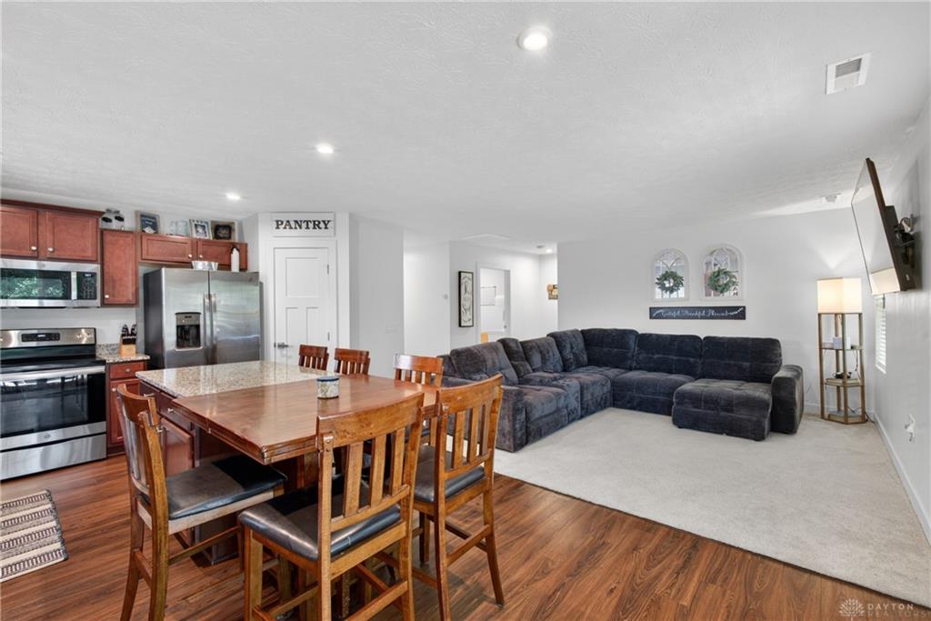 5567 Millbrook Property Photo 9