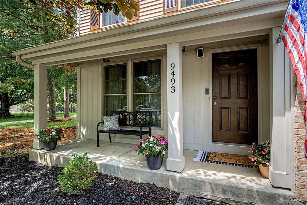 9493 Fox Run Property Photo 4