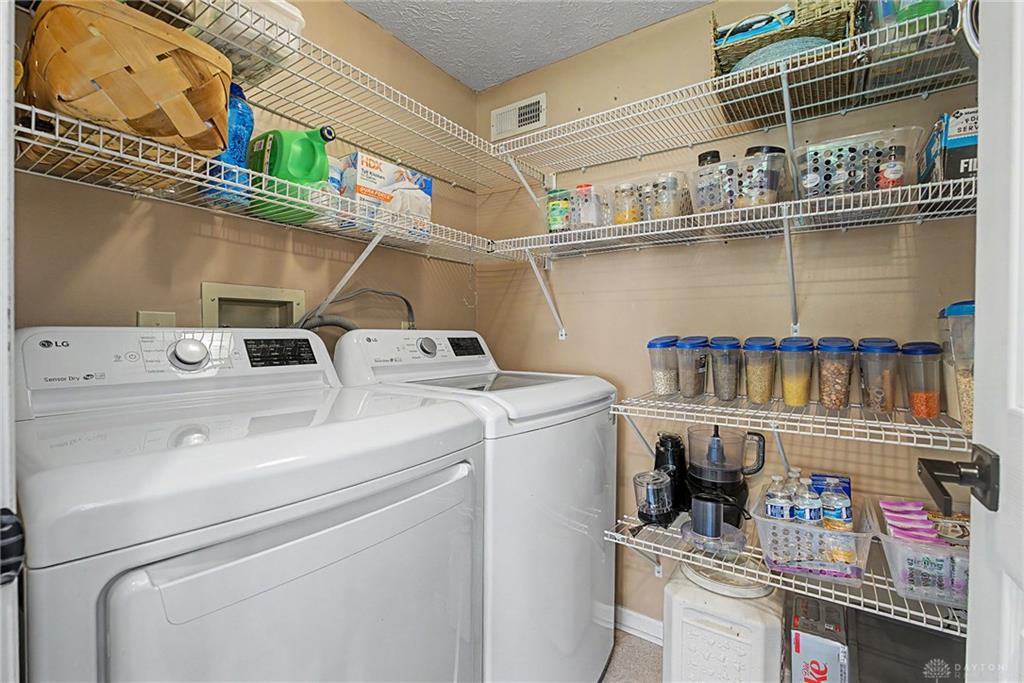9493 Fox Run Property Photo 24