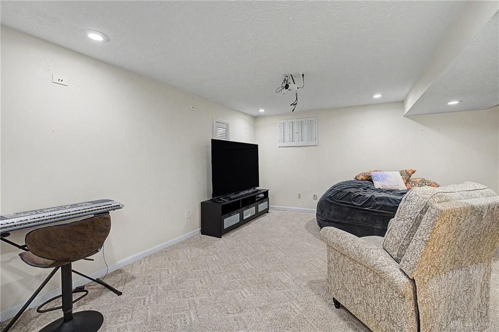 9493 Fox Run Property Photo 43