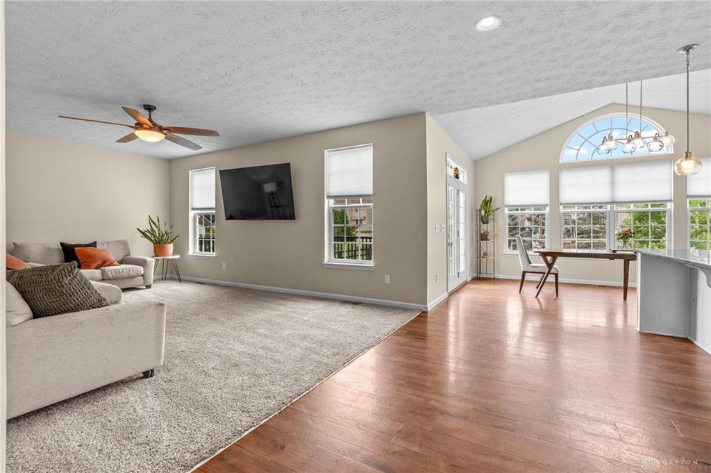 400 Buckingham Property Photo 5