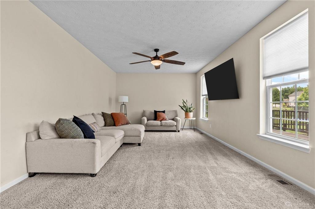 400 Buckingham Property Photo 6