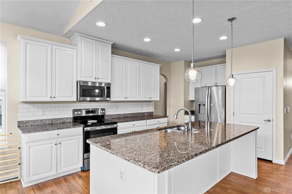 400 Buckingham Property Photo 12
