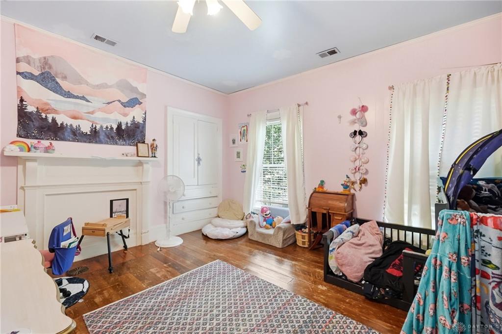 702 E Franklin Property Photo 30