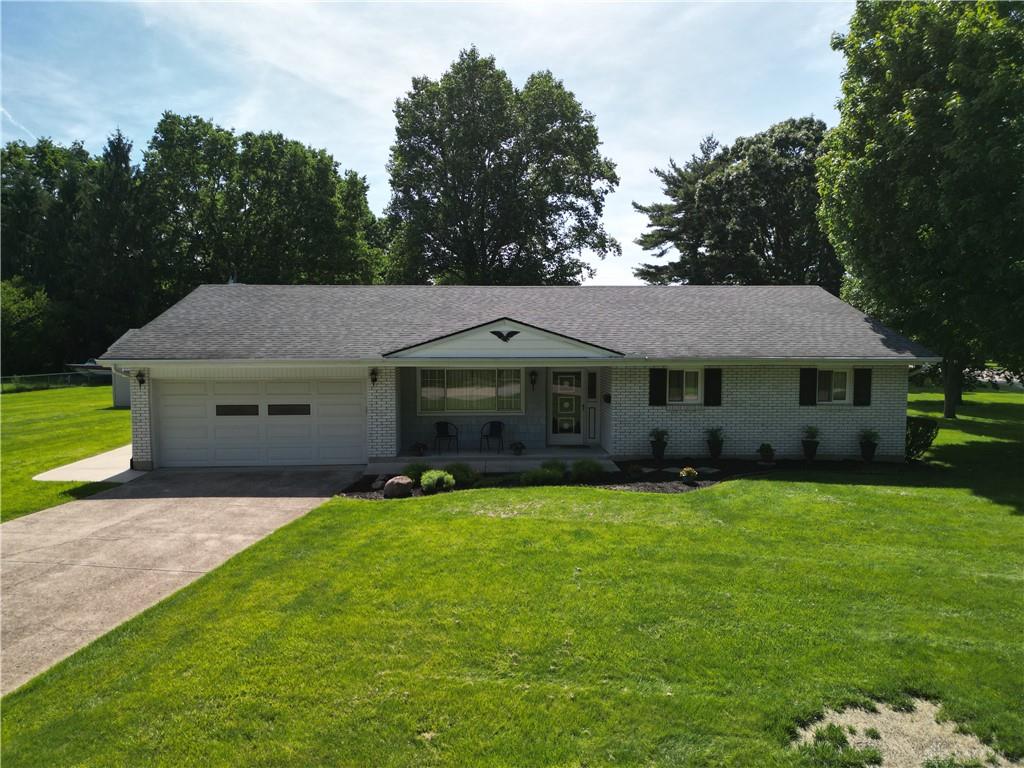 1101 E Bridle Property Photo 1