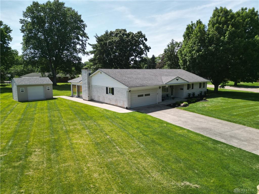 1101 E Bridle Property Photo 2