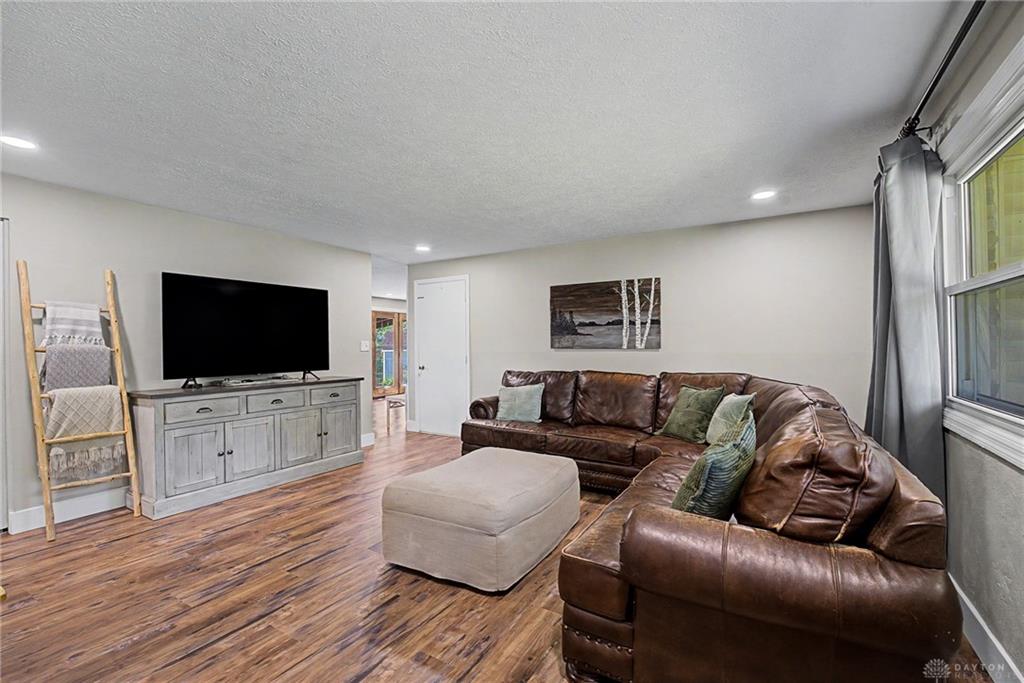 4627 Whitegate Property Photo 3