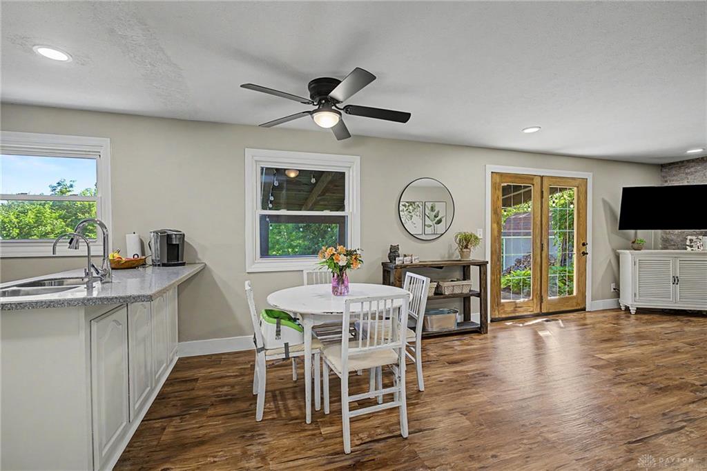 4627 Whitegate Property Photo 6