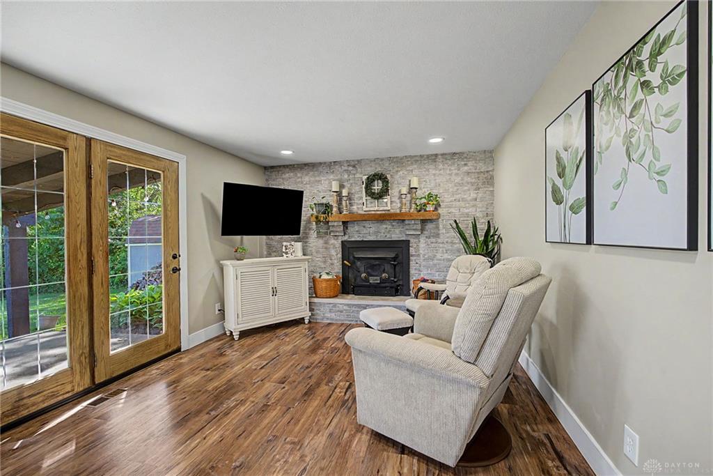4627 Whitegate Property Photo 11
