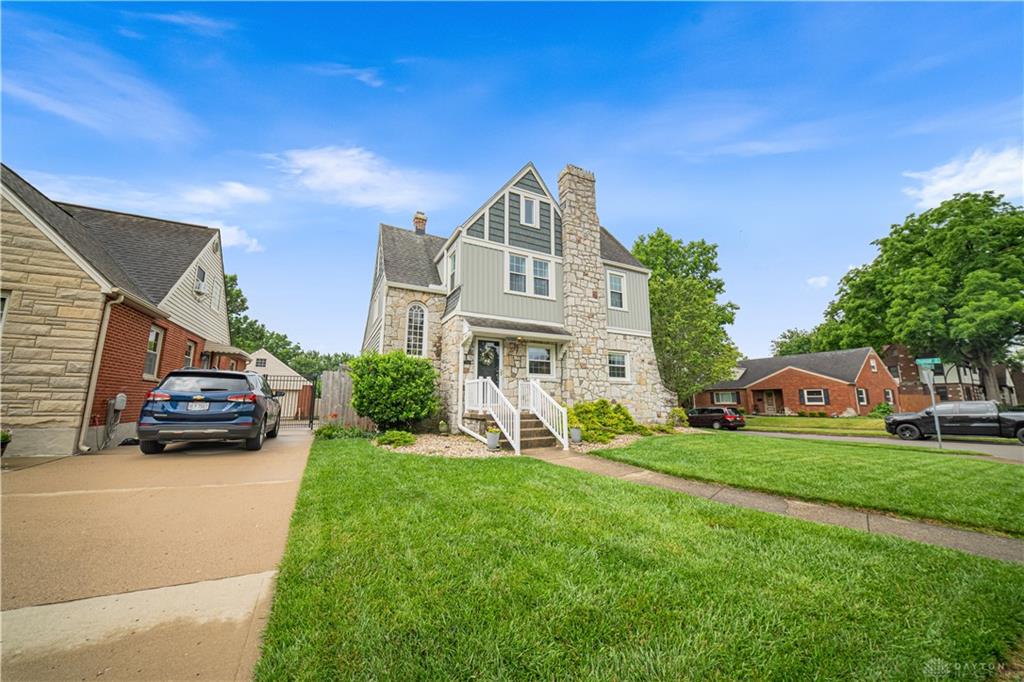 1100 Broadview Property Photo 3