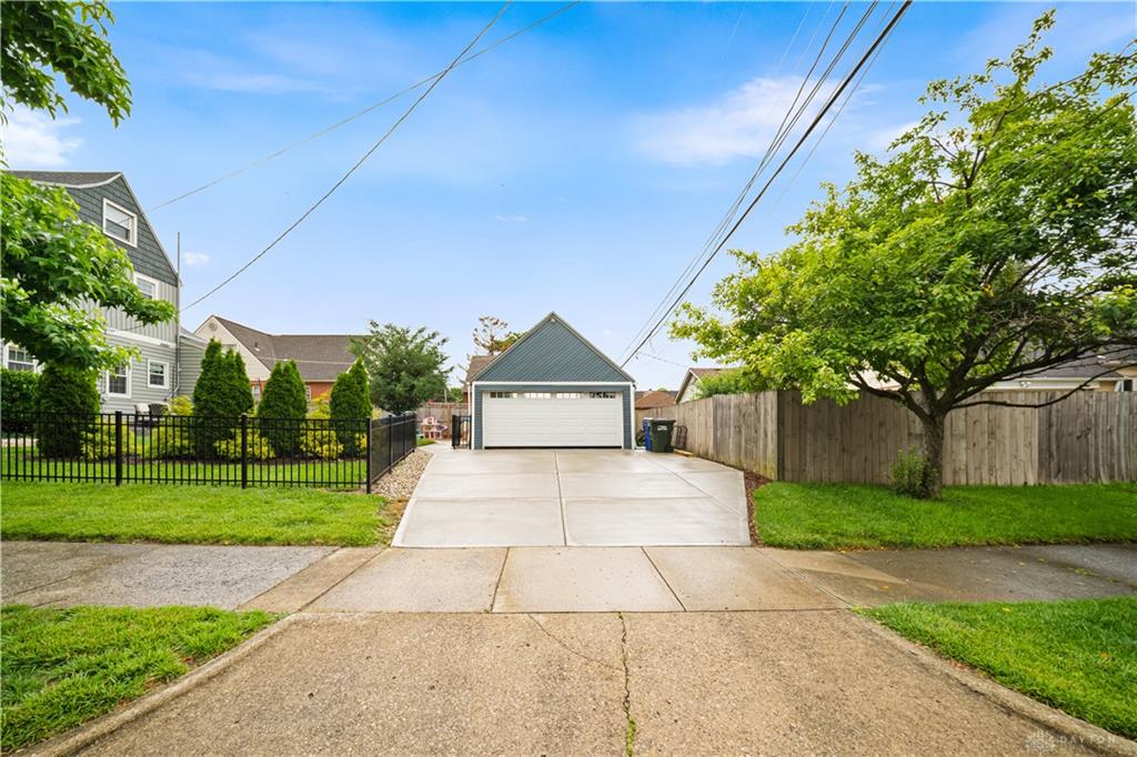 1100 Broadview Property Photo 6