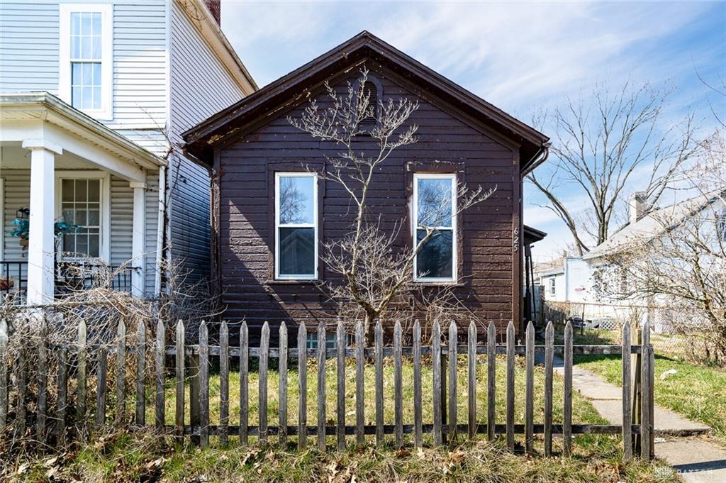 625 Hulbert Property Photo 1
