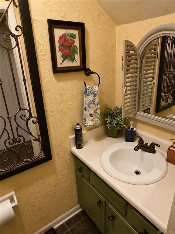 749 Clareridge Property Photo 6