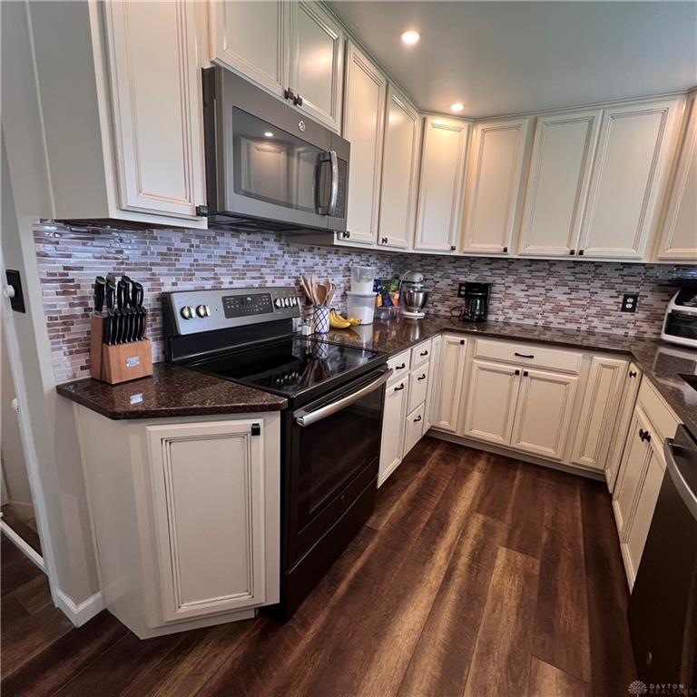 4253 Nevada Property Photo 3