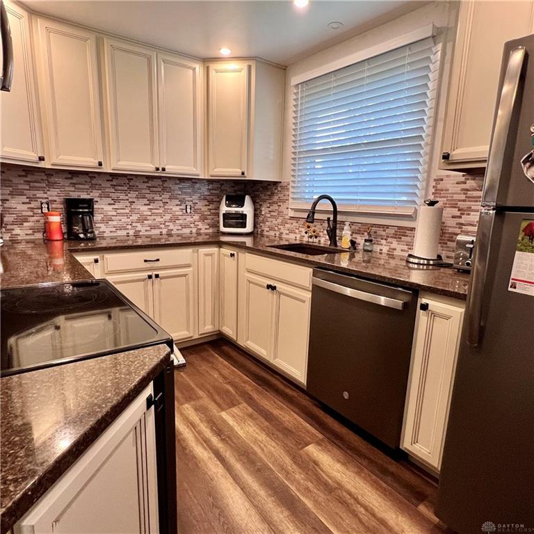 4253 Nevada Property Photo 6