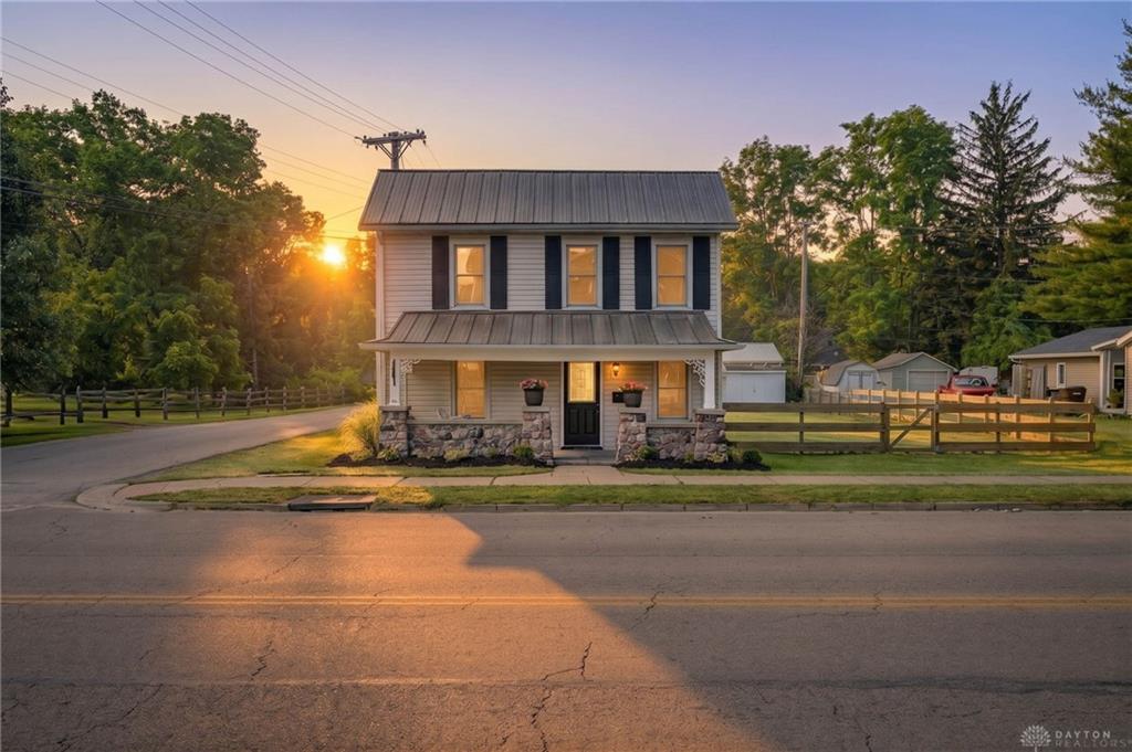 275 E Market Property Photo 2