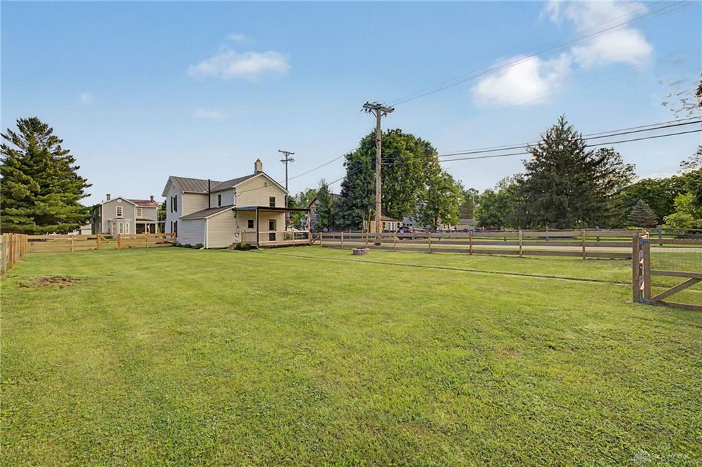 275 E Market Property Photo 8