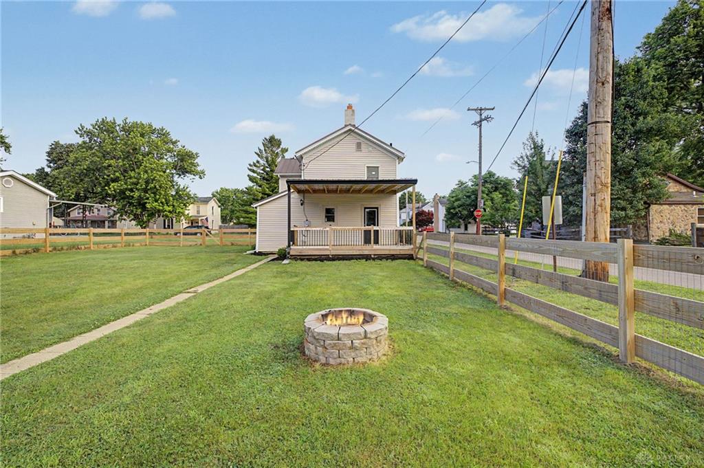 275 E Market Property Photo 9
