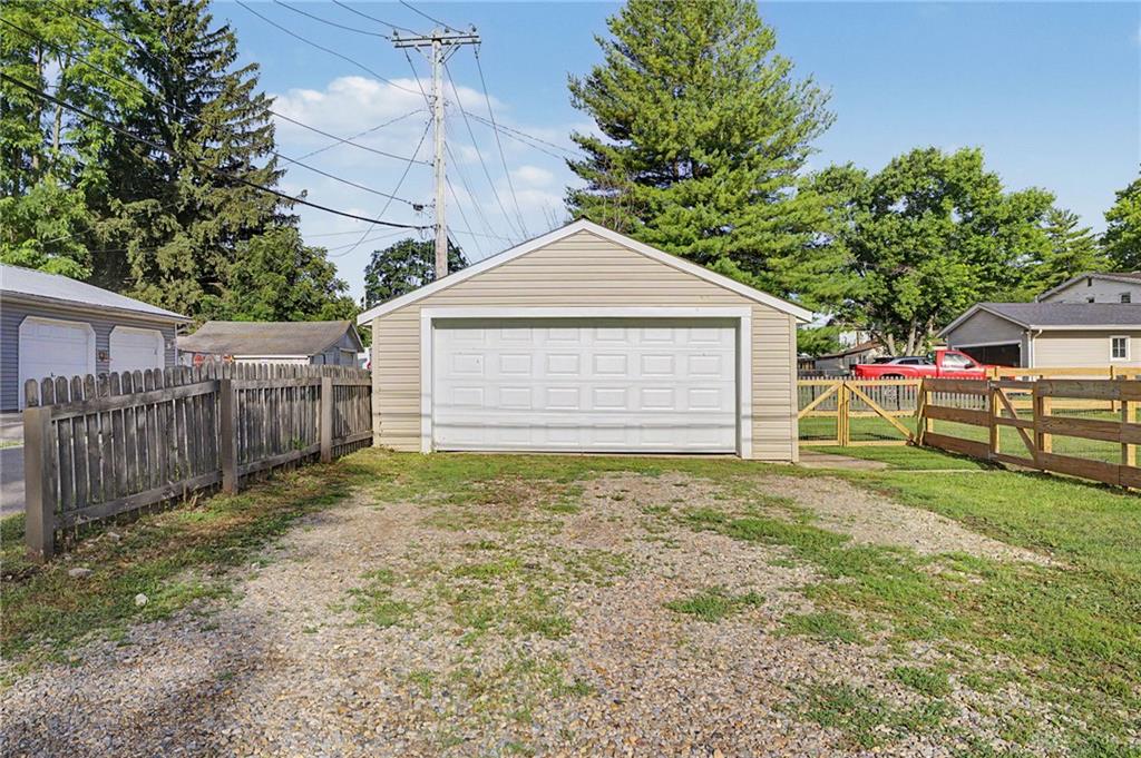 275 E Market Property Photo 11