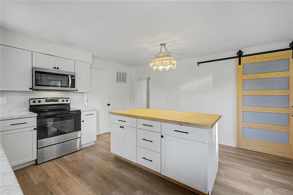 275 E Market Property Photo 19