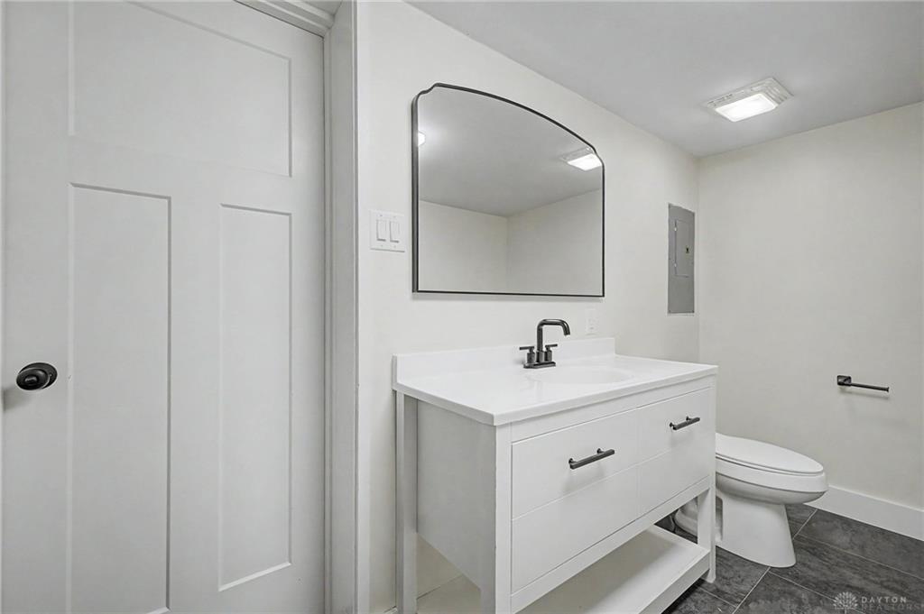 275 E Market Property Photo 21