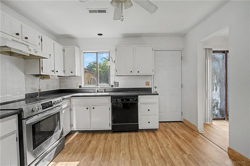 4535 Lansmore Property Photo 8