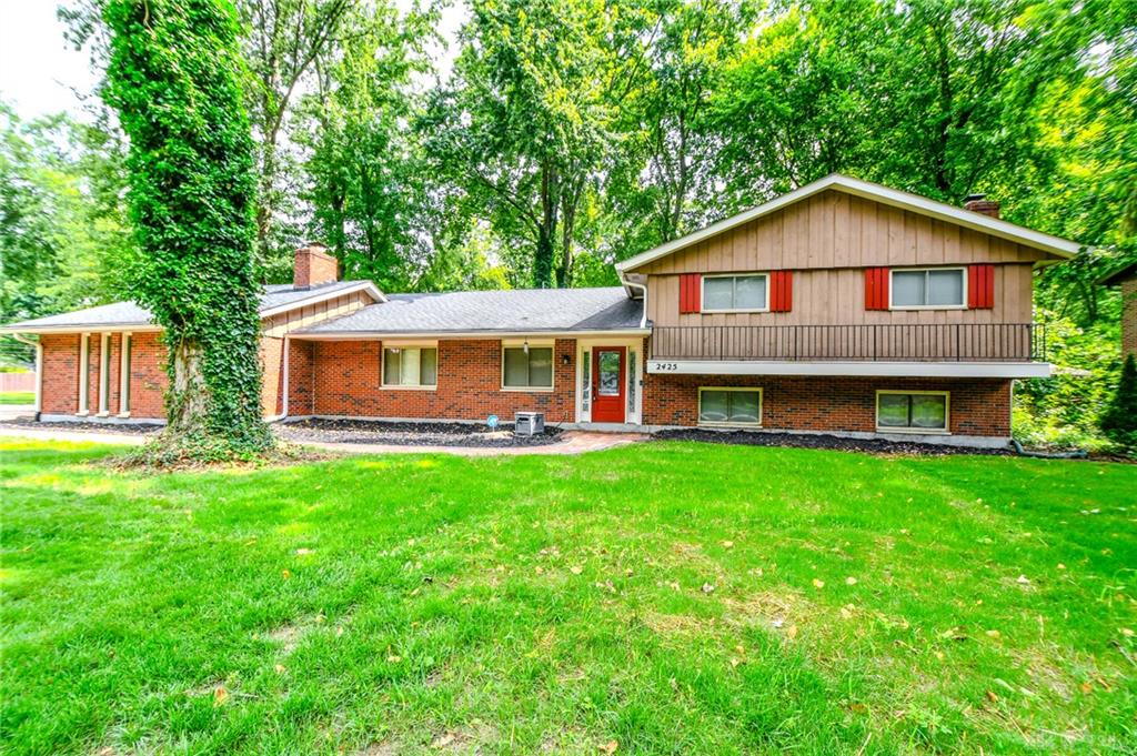 2425 Westlawn Property Photo 2