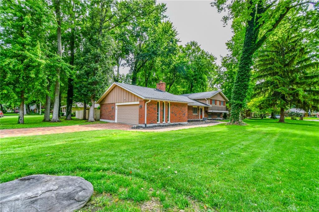 2425 Westlawn Property Photo 3
