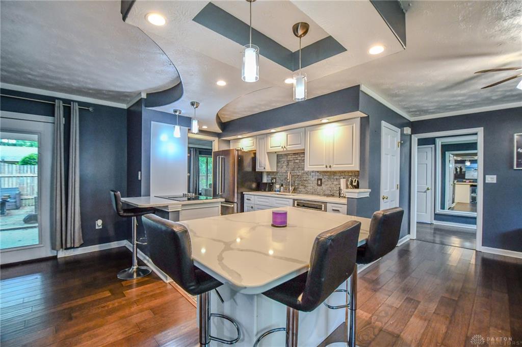 2425 Westlawn Property Photo 16