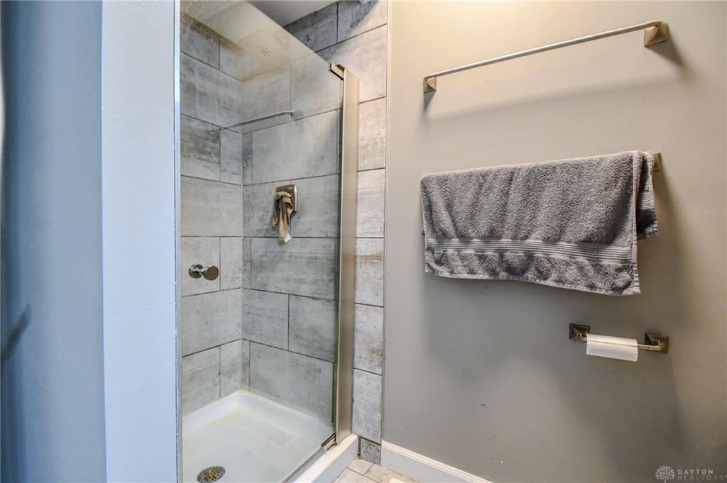 2425 Westlawn Property Photo 25