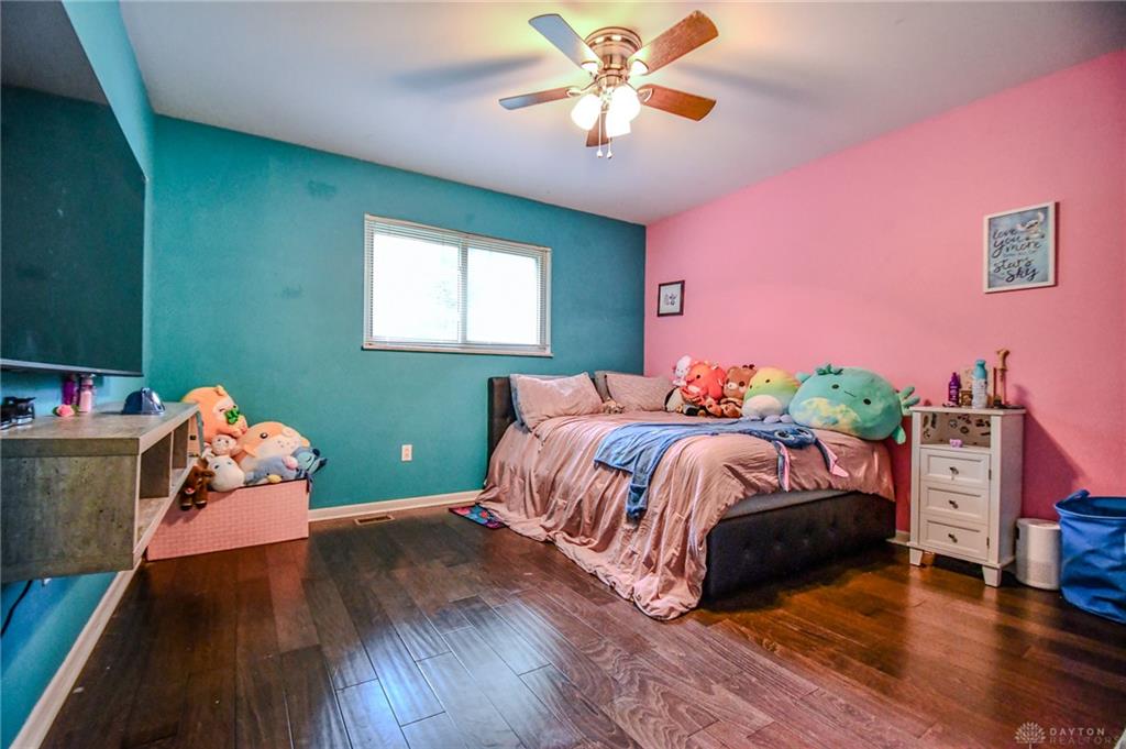 2425 Westlawn Property Photo 27