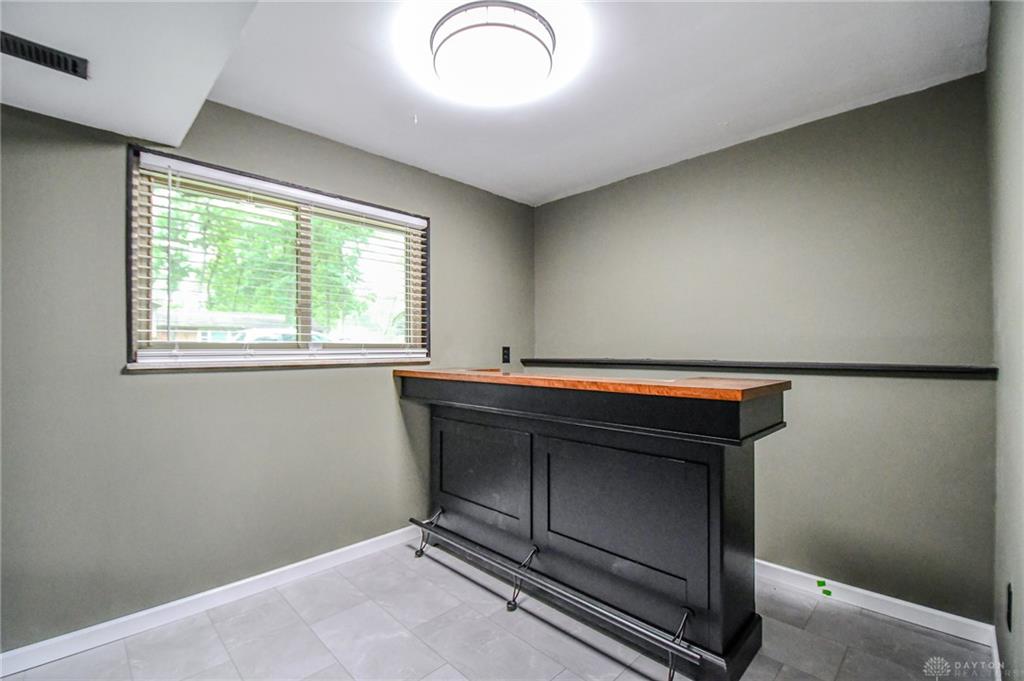 2425 Westlawn Property Photo 36
